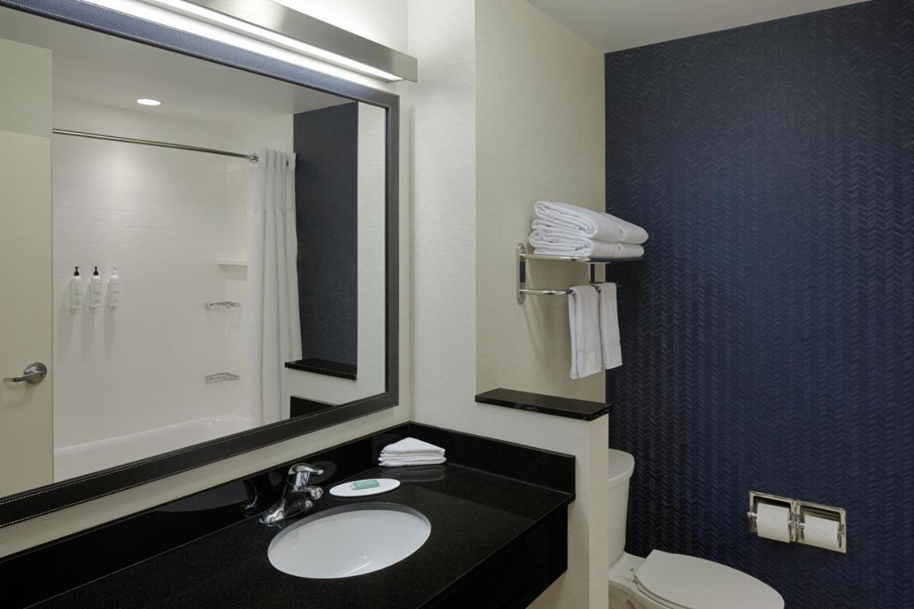 Fairfield Inn & Suites By Marriott Columbus Airport Exterior photo