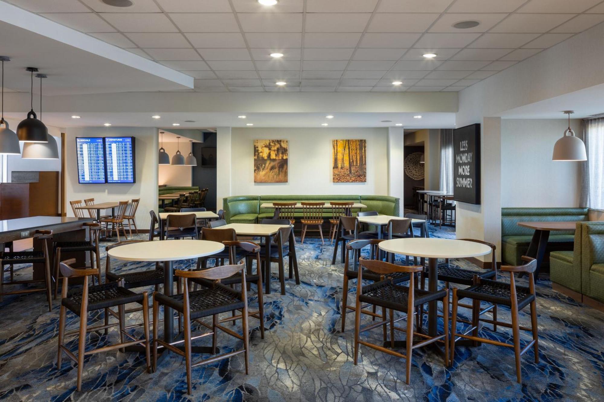 Fairfield Inn & Suites By Marriott Columbus Airport Exterior photo