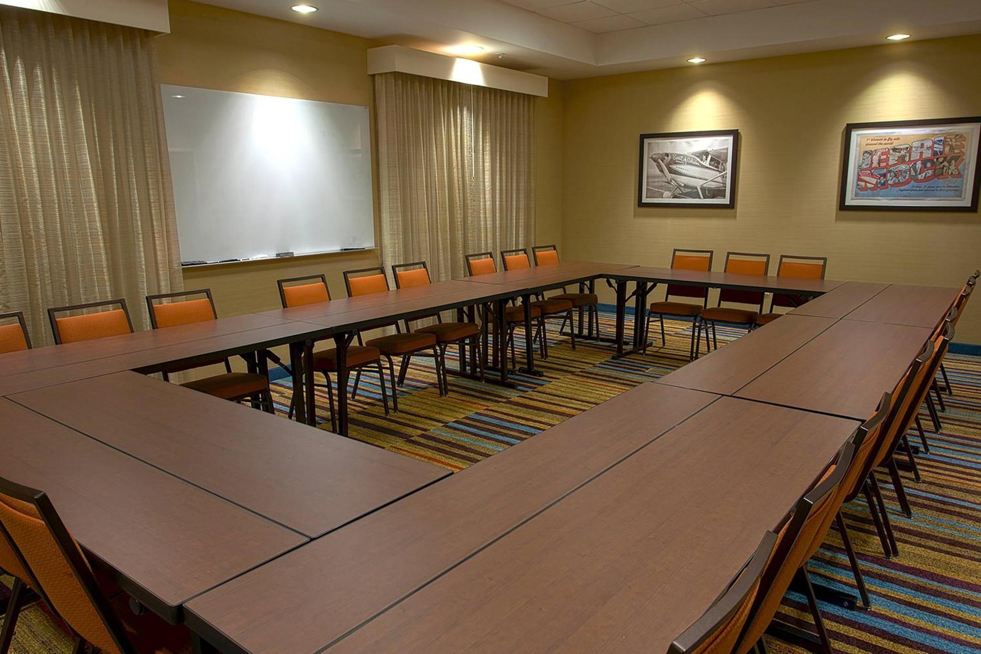 Fairfield Inn & Suites By Marriott Columbus Airport Exterior photo